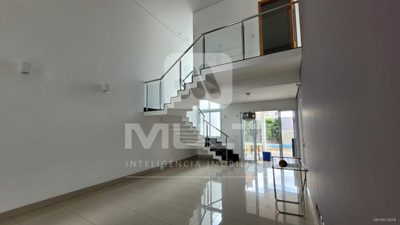 Casa, 3 quartos, 236 m² - Foto 1