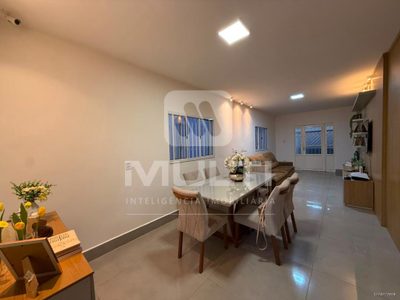 Casa, 3 quartos, 252 m² - Foto 1