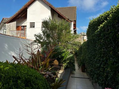 Casa, 3 quartos, 218 m² - Foto 1