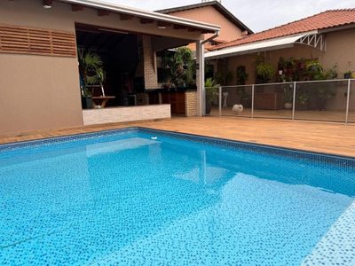 Casa, 3 quartos, 400 m² - Foto 1