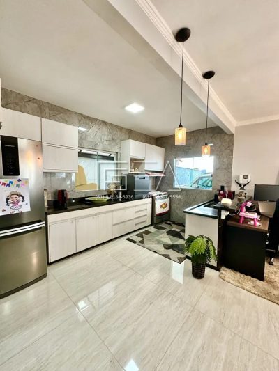 Casa, 3 quartos, 182 m² - Foto 2