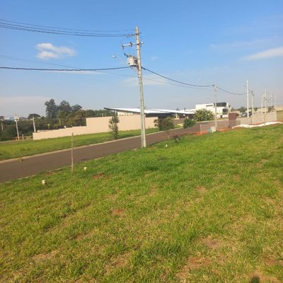 Loteamento e Condomínio, 300 m² - Foto 1