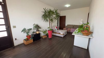 Casa, 7 quartos, 350 m² - Foto 1