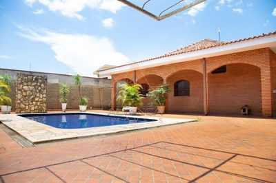 Casa, 4 quartos, 375 m² - Foto 1