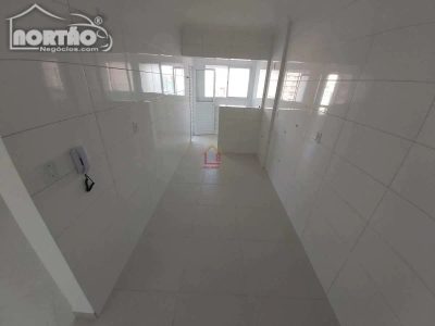 Casa, 4 quartos, 121 m² - Foto 2