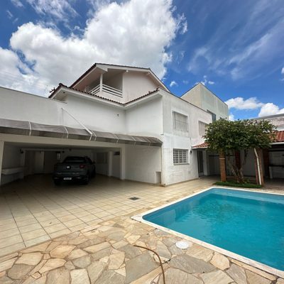 Casa, 4 quartos, 250 m² - Foto 1