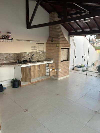 Casa, 3 quartos, 230 m² - Foto 1