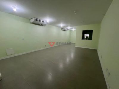 Loja-Salão, 600 m² - Foto 1