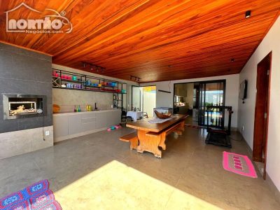 Casa, 3 quartos, 210 m² - Foto 3