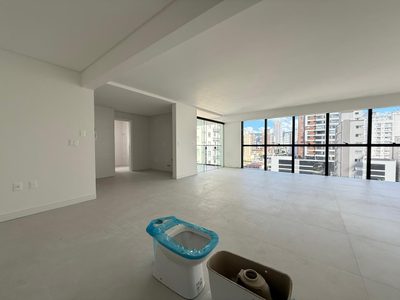 Apartamento, 3 quartos, 140 m² - Foto 2