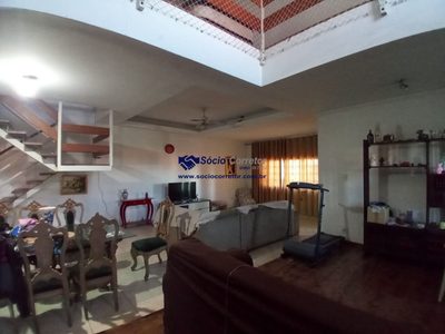 Sobrado, 3 quartos, 553 m² - Foto 1