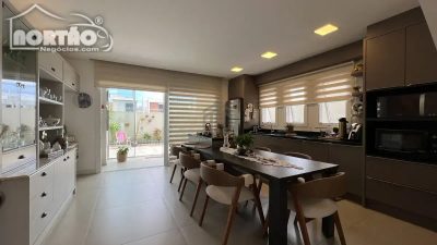 Casa, 4 quartos, 144 m² - Foto 1