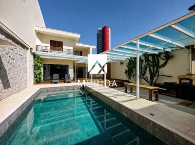 Sobrado, 3 quartos, 346 m² - Foto 1