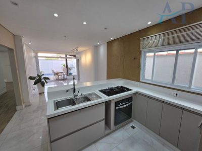 Casa, 4 quartos, 203 m² - Foto 3