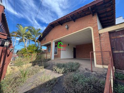 Casa, 3 quartos, 222 m² - Foto 1