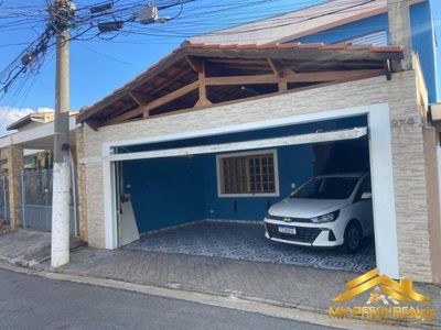 Sobrado, 3 quartos, 210 m² - Foto 1