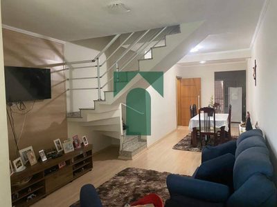 Sobrado, 3 quartos, 248 m² - Foto 1