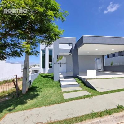 Casa, 5 quartos, 166 m² - Foto 1