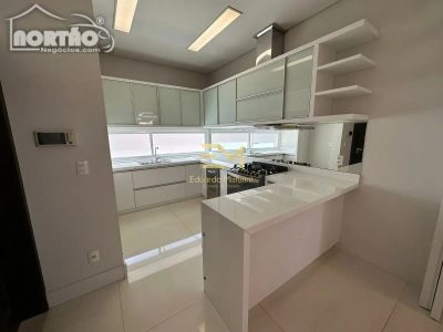 Casa, 2 quartos, 345 m² - Foto 4