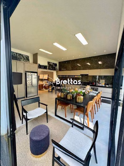 Casa, 3 quartos, 294 m² - Foto 1