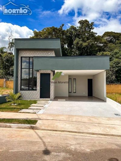 Casa, 5 quartos, 136 m² - Foto 2