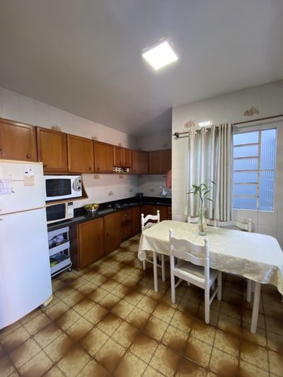 Casa, 3 quartos, 200 m² - Foto 2