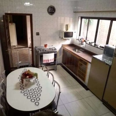 Casa, 3 quartos, 240 m² - Foto 1