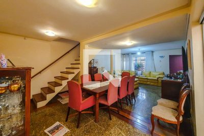 Casa, 3 quartos, 220 m² - Foto 1