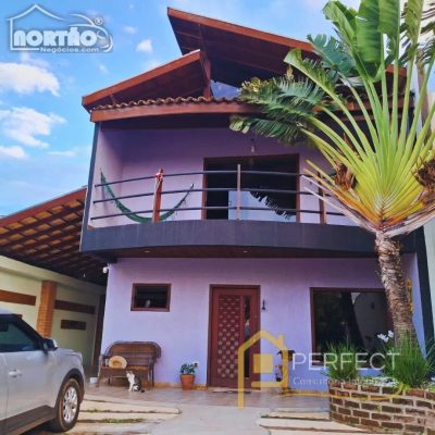 Casa, 4 quartos, 377 m² - Foto 1