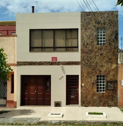 Casa, 2 quartos, 160 m² - Foto 1