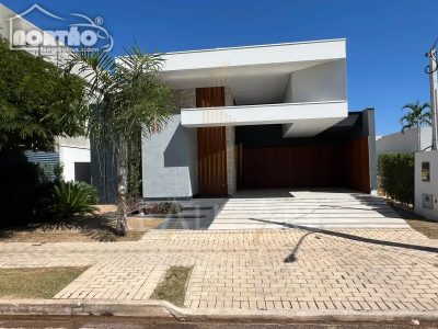 Casa, 3 quartos, 212 m² - Foto 2