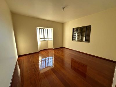 Casa, 4 quartos, 240 m² - Foto 4