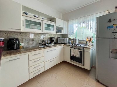 Casa, 4 quartos, 218 m² - Foto 4
