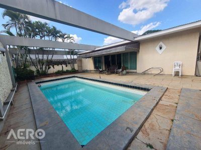Casa, 3 quartos, 316 m² - Foto 1
