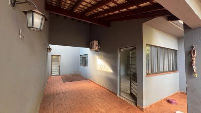 Casa, 3 quartos, 242 m² - Foto 1