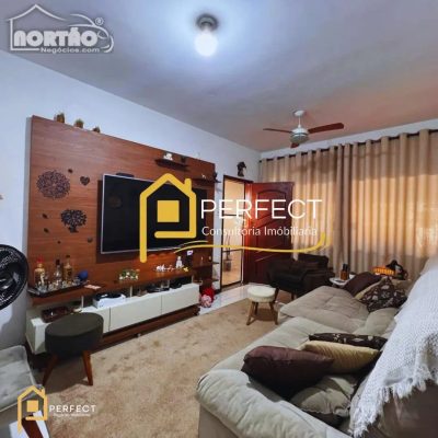 Casa, 4 quartos, 150 m² - Foto 1