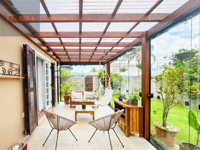 Casa, 4 quartos, 239 m² - Foto 1