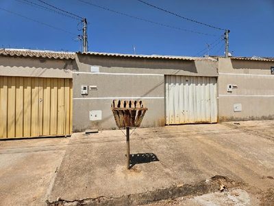 Casa, 2 quartos, 180 m² - Foto 1