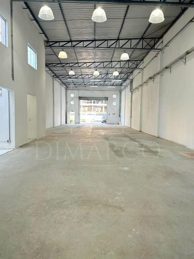 Loja-Salão, 645 m² - Foto 1