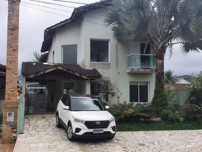 Casa, 4 quartos, 225 m² - Foto 1