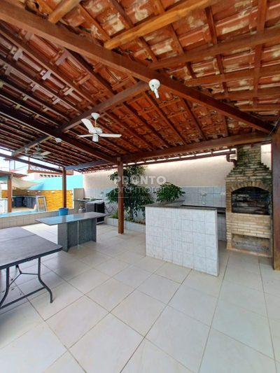Casa, 5 quartos, 105 m² - Foto 2