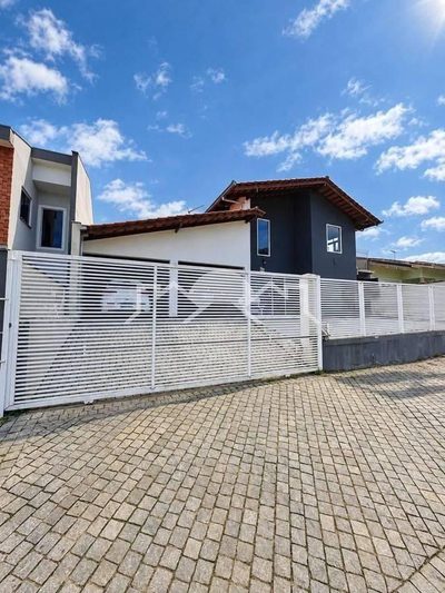 Casa, 4 quartos, 213 m² - Foto 1