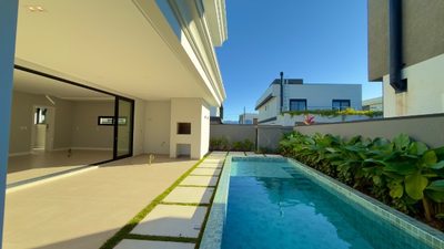 Casa, 4 quartos, 305 m² - Foto 1