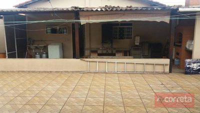 Casa, 4 quartos, 206 m² - Foto 1