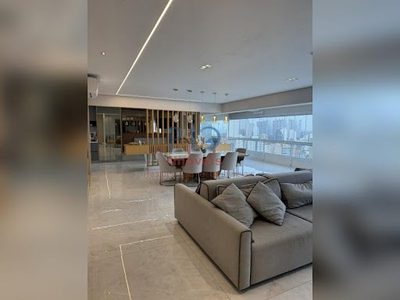 Apartamento, 3 quartos, 211 m² - Foto 1