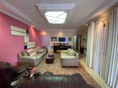 Casa, 4 quartos, 167 m² - Foto 1