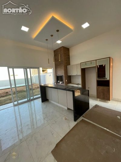 Casa, 3 quartos, 183 m² - Foto 2
