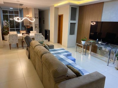 Casa, 4 quartos, 211 m² - Foto 1