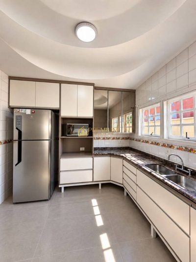 Sobrado, 4 quartos, 240 m² - Foto 2