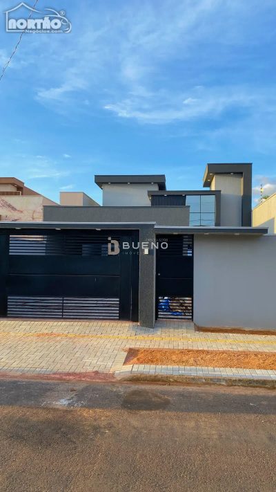 Casa, 3 quartos, 146 m² - Foto 1